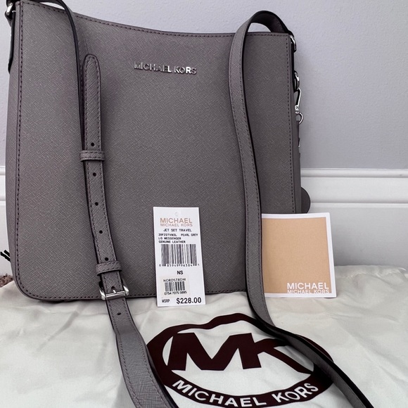MICHAEL Michael Kors Handbags - Michael Kors pearl grey large messenger bag